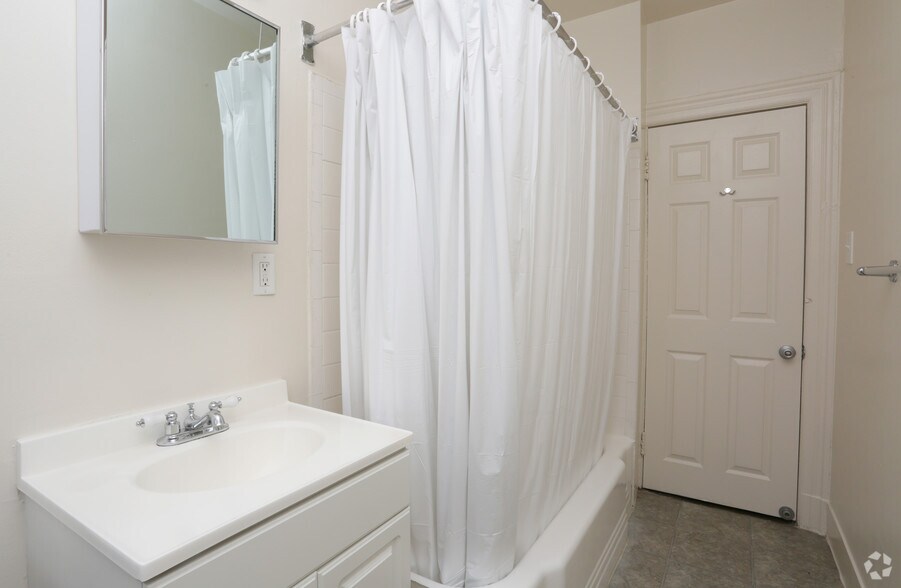 More Photos Of 3000 Connecticut Ave NW, Washington Apartments For Lease