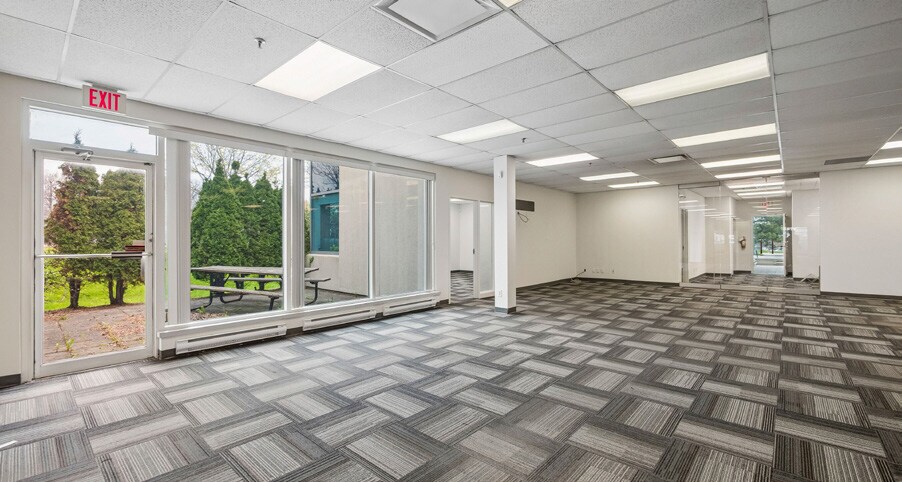 More Photos Of 2640 Argentia Rd, Mississauga Warehouse For Sale