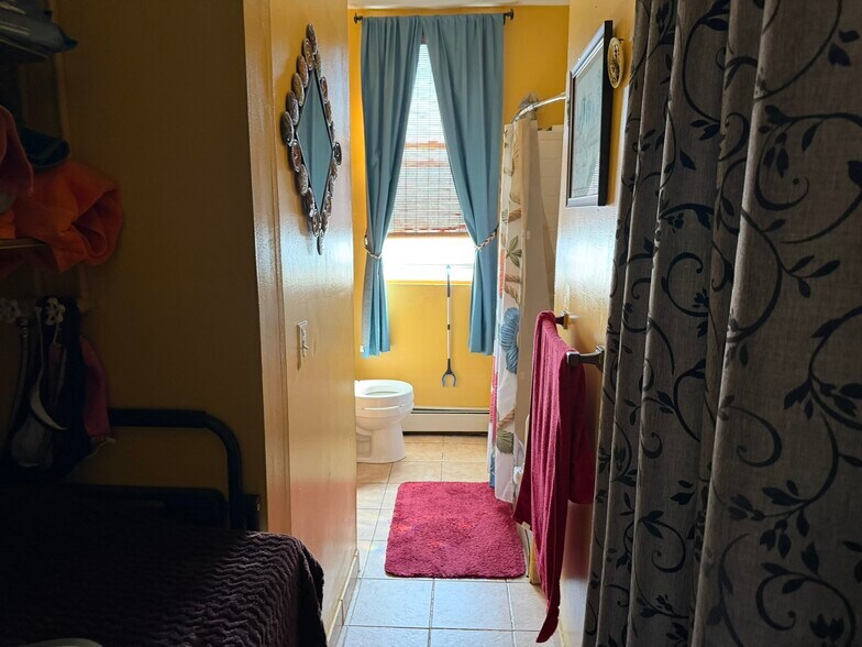 More Photos Of 1362 State St, New Haven Storefront Retail Residential For Sale