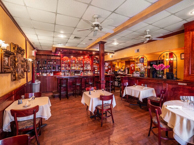 More Photos Of 4358 Victory Blvd, Staten Island Storefront Retail Residential For Lease