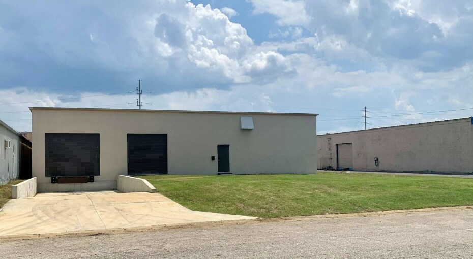Primary Photo Of 1403 Leona St, Dothan Warehouse For Lease