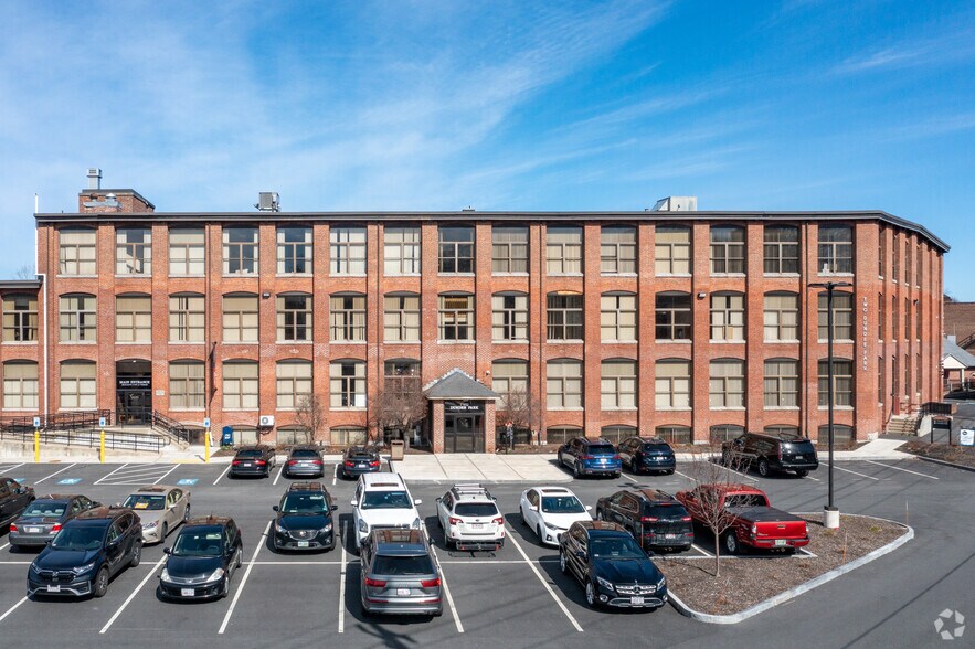 More Photos Of 1 Dundee Park Dr, Andover Unknown For Lease