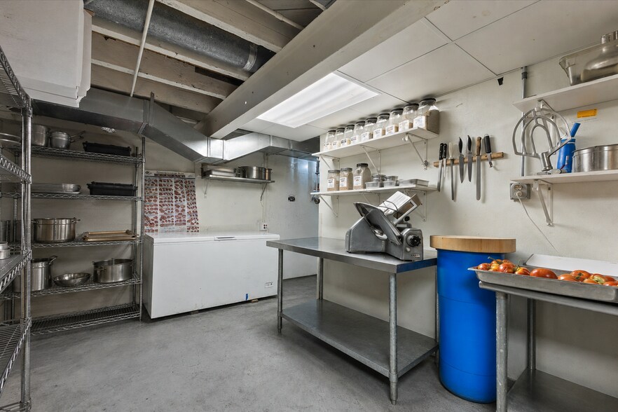 More Photos Of 17001 W Greenfield Ave, New Berlin Restaurant For Sale