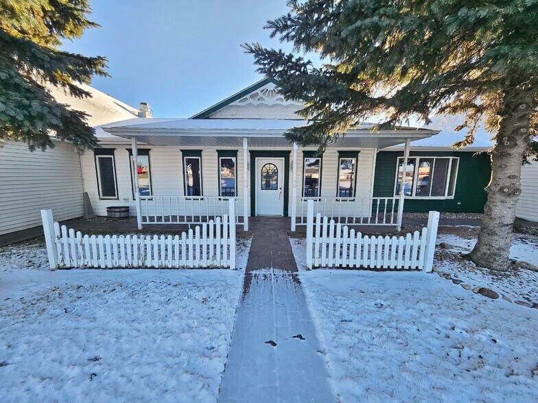 More Photos Of 104-106 Hwy 2 SW, Rugby Restaurant For Sale