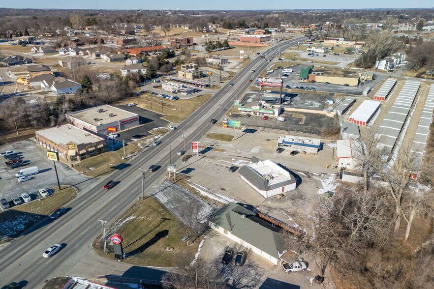 More Photos Of 3111 N Belt Hwy, Saint Joseph General Retail For Sale