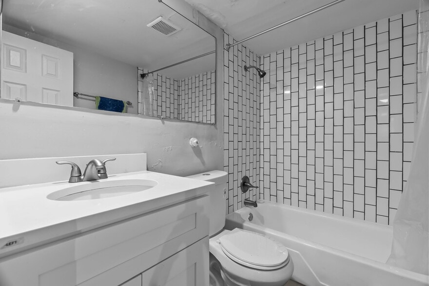 More Photos Of 7223 Anna Ave, Maplewood Apartments For Sale