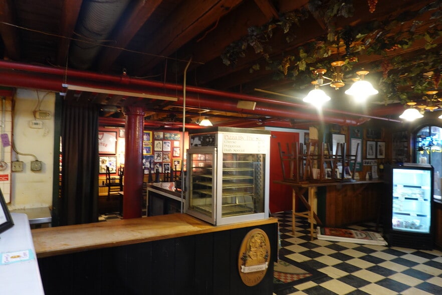 More Photos Of 151 Middle St, Portland Storefront Retail Residential For Lease
