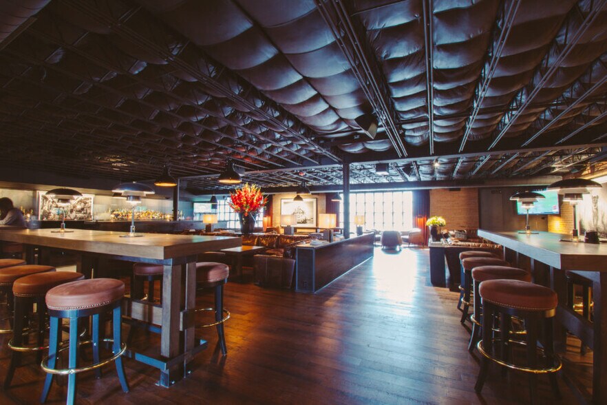 More Photos Of 331-355 Singleton Blvd, Dallas Storefront For Lease