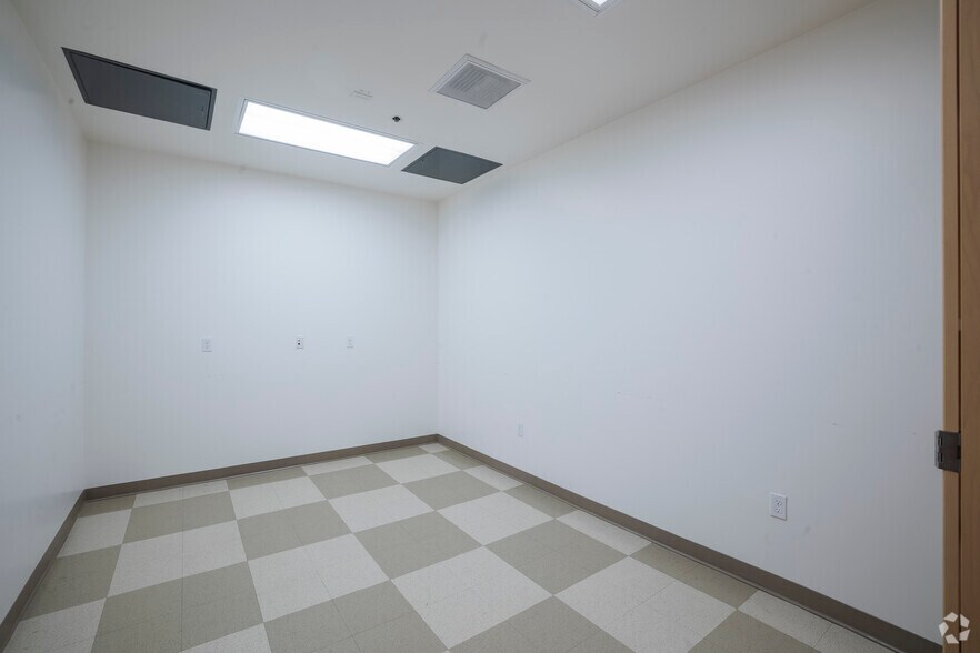 More Photos Of 355 N Wiget Ln, Walnut Creek Office For Sale