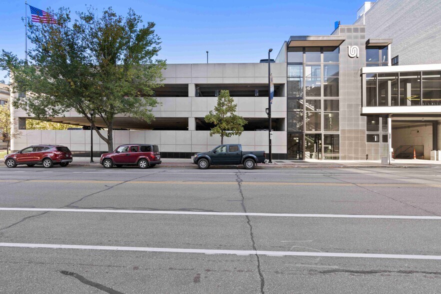 More Photos Of 118 2nd Ave SE, Cedar Rapids Office For Lease
