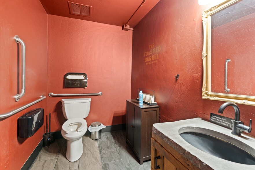 More Photos Of The Toasted Barrel, Grants Pass Restaurant For Sale