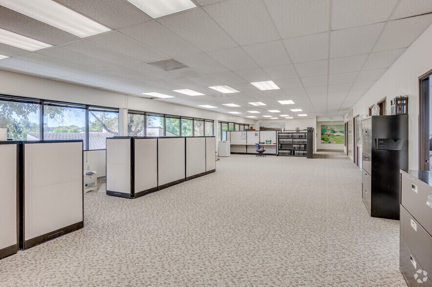 More Photos Of 2942 Daimler St, Santa Ana Office For Sale