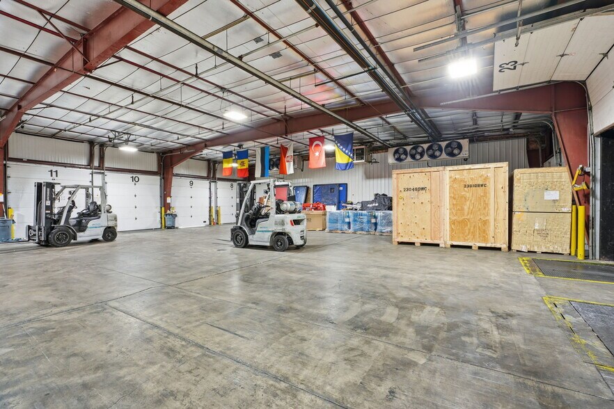 More Photos Of 8201 NE Hickory St, Minneapolis Truck Terminal For Sale