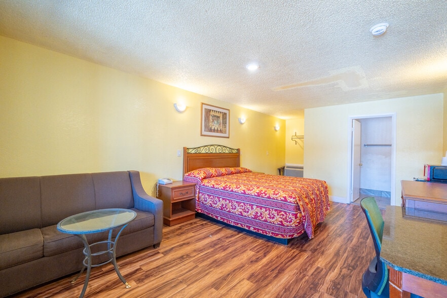 More Photos Of 9515 Folsom Blvd, Sacramento Hotel For Sale