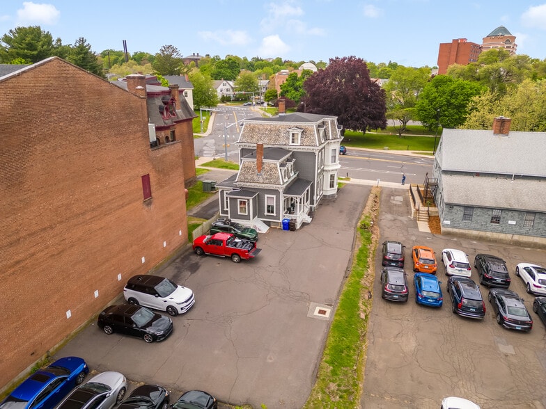 More Photos Of 27 Pleasant St, Middletown Office For Sale
