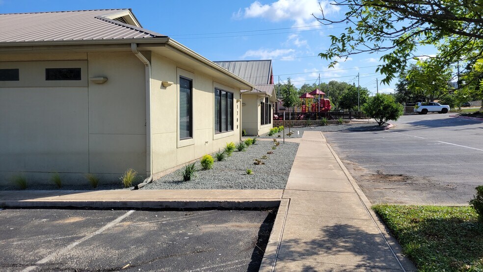 More Photos Of 1700 Ranch Road 620 S, Lakeway Storefront Retail Office For Sale