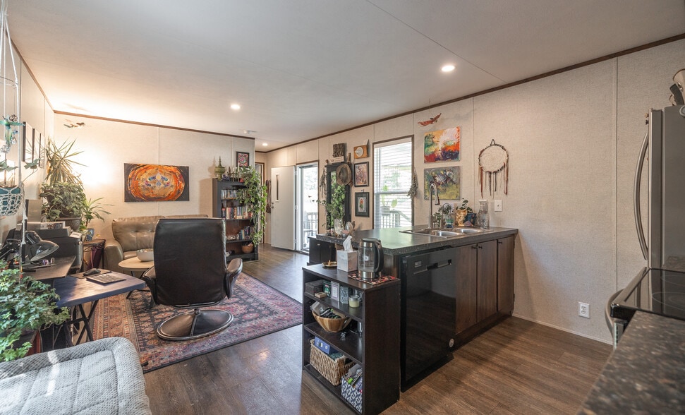 More Photos Of 11726 Highway K, Jadwin Hotel For Sale