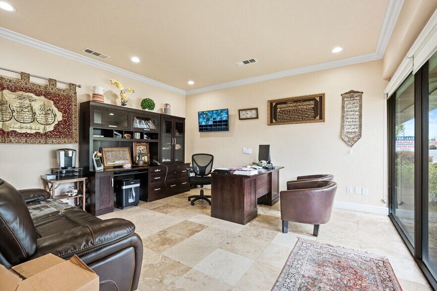 More Photos Of 1665 W Shaw Ave, Fresno Medical For Sale