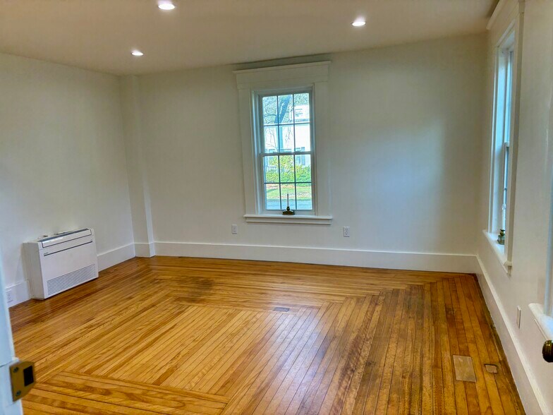 More Photos Of 79 Elm St, Camden Office Residential For Lease
