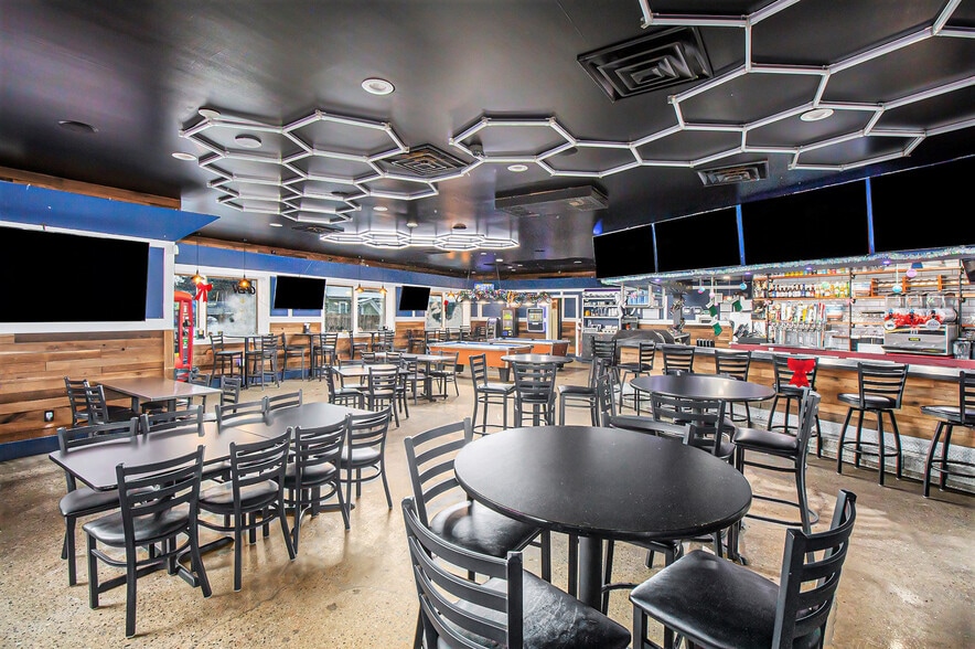 More Photos Of 5153 Fenton Rd, Flint Restaurant For Sale