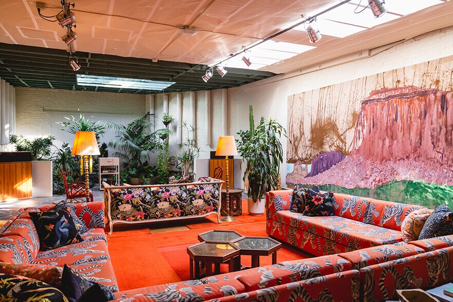 More Photos Of 607 E 4th St, Los Angeles Showroom For Lease