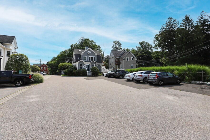 More Photos Of 609 Main St, Ridgefield Office For Lease