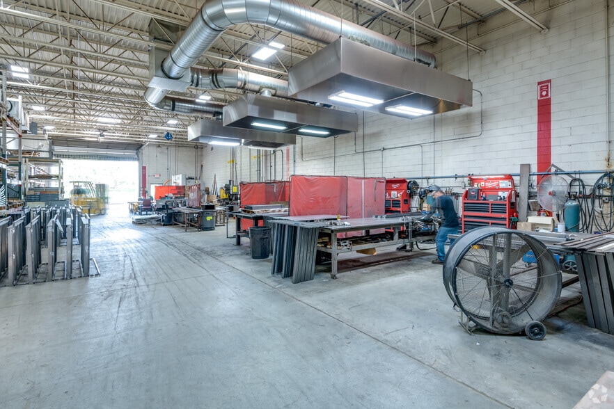 More Photos Of W139N9499 State Highway 145, Menomonee Falls Manufacturing For Sale