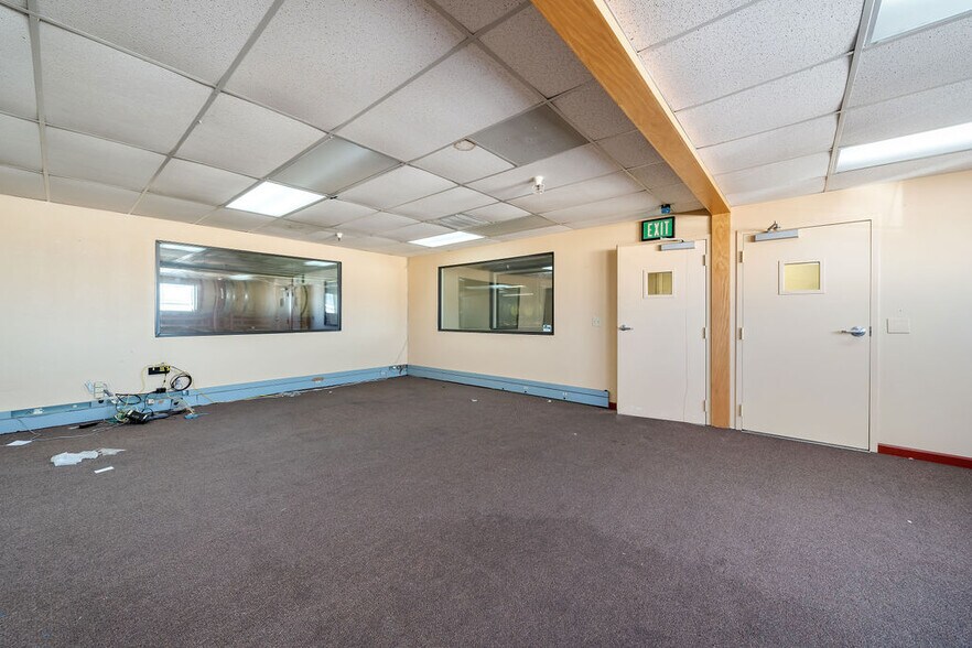 More Photos Of 1625 Commerce Way, Paso Robles Manufacturing For Lease