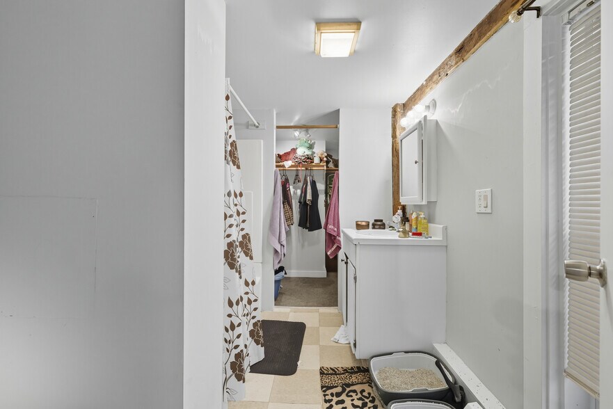 More Photos Of 10 Portland St, South Berwick Storefront Retail Residential For Sale