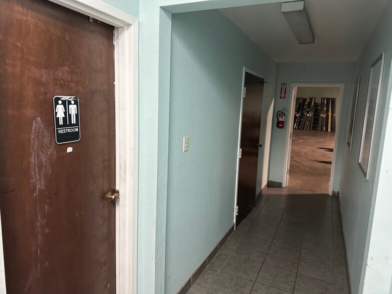 More Photos Of 3051 Corvin Dr, Santa Clara Service For Lease