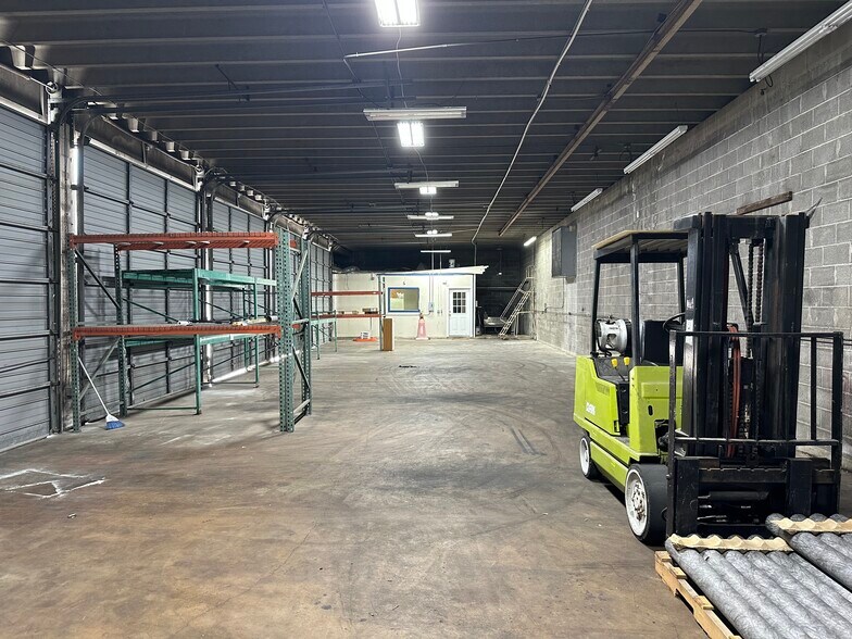 More Photos Of 339 Union St E, Jacksonville Light Distribution For Lease