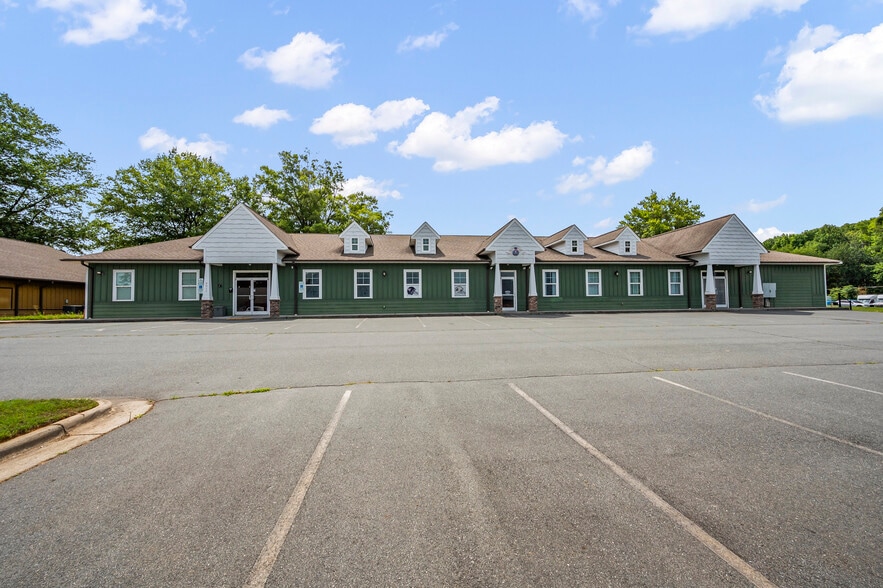 Primary Photo Of 8017 N Point Blvd, Winston-Salem Industrial For Lease