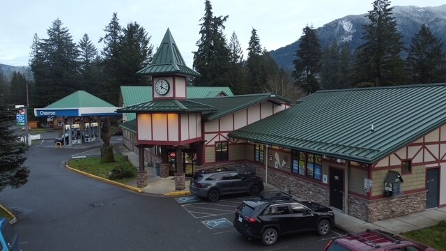 More Photos Of 7797 Silver Lake Rd, Maple Falls Service Station For Sale