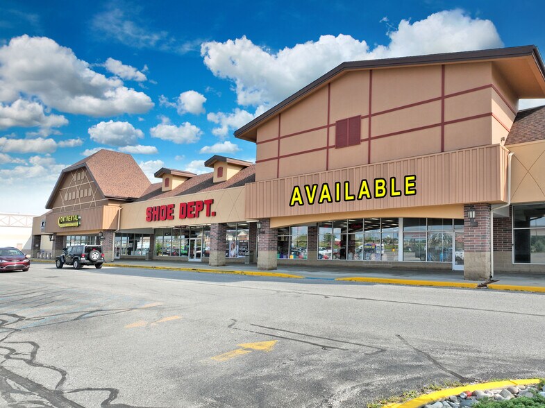 More Photos Of 638-856 Edelweiss Village Pky, Gaylord Freestanding For Sale