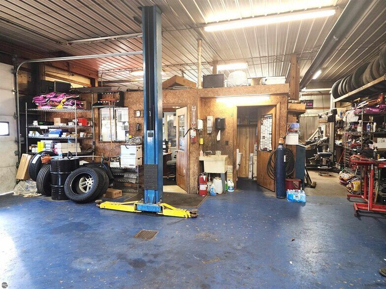 More Photos Of 14388 9 Mile Rd, Kaleva Auto Repair For Sale