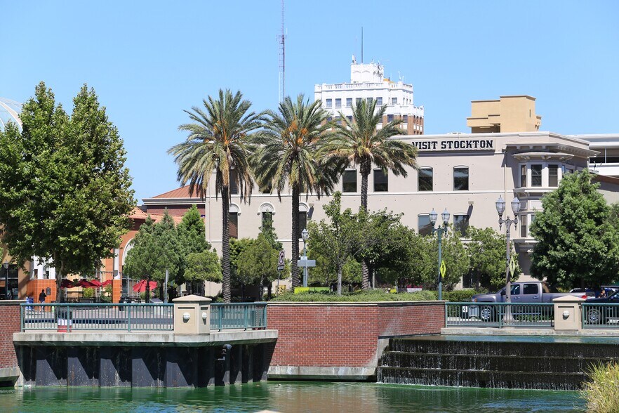 More Photos Of 125 Bridge Pl, Stockton Office For Lease