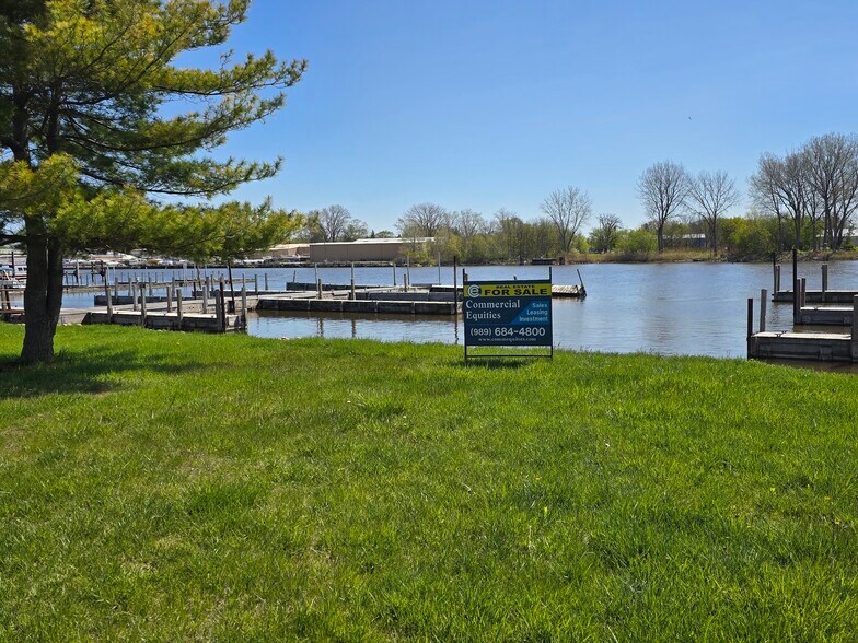 More Photos Of 1251 Evergreen Dr, Bay City Marina For Sale