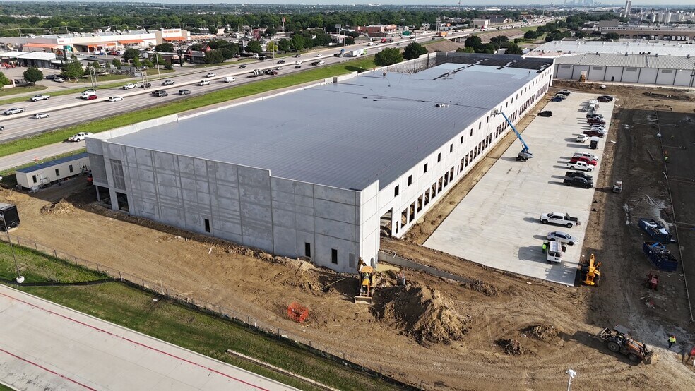 More Photos Of 7901 South Fwy, Fort Worth Unknown For Lease