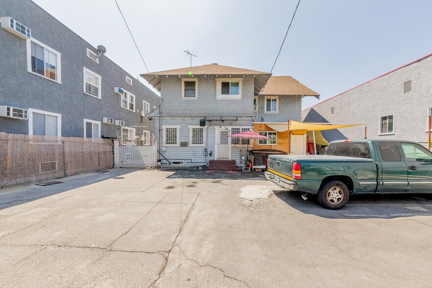 More Photos Of 2961 W 8th St, Los Angeles Land For Sale