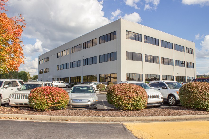 Primary Photo Of 2002 Brookside Dr, Kingsport Medical For Lease