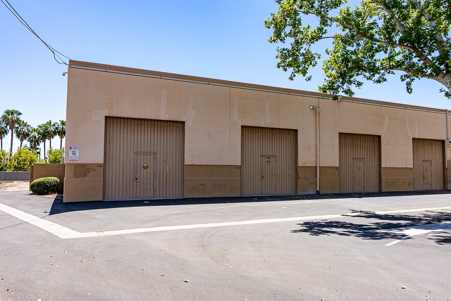 More Photos Of 158 W Pomona Ave, Monrovia Warehouse For Lease