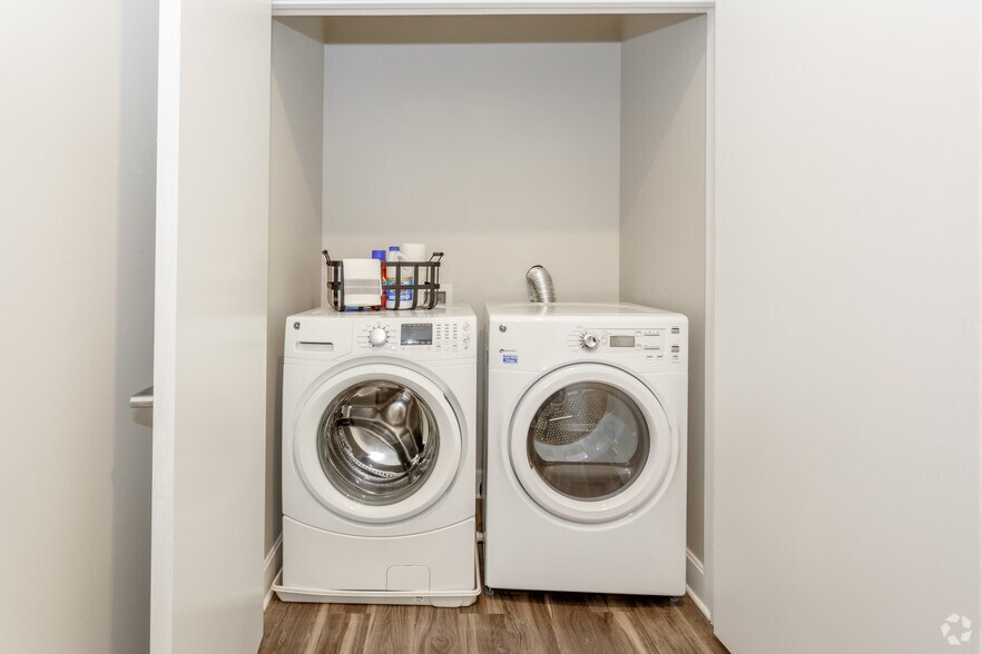 More Photos Of 1000 Berkley Pky, Kansas City Apartments For Sale