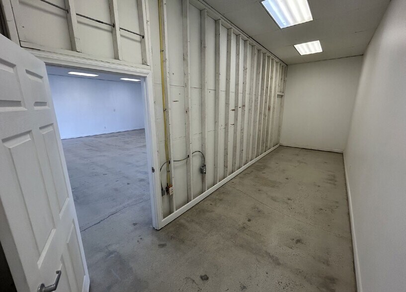 More Photos Of 120 N Pacific St, San Marcos Warehouse For Sale