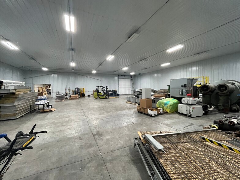 More Photos Of 1540 Genesis Dr, La Porte Service For Lease