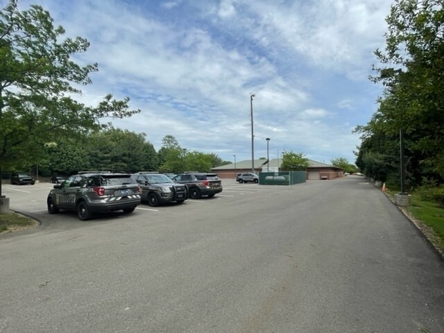 More Photos Of 449 McCormick Rd, Coraopolis Industrial For Sale