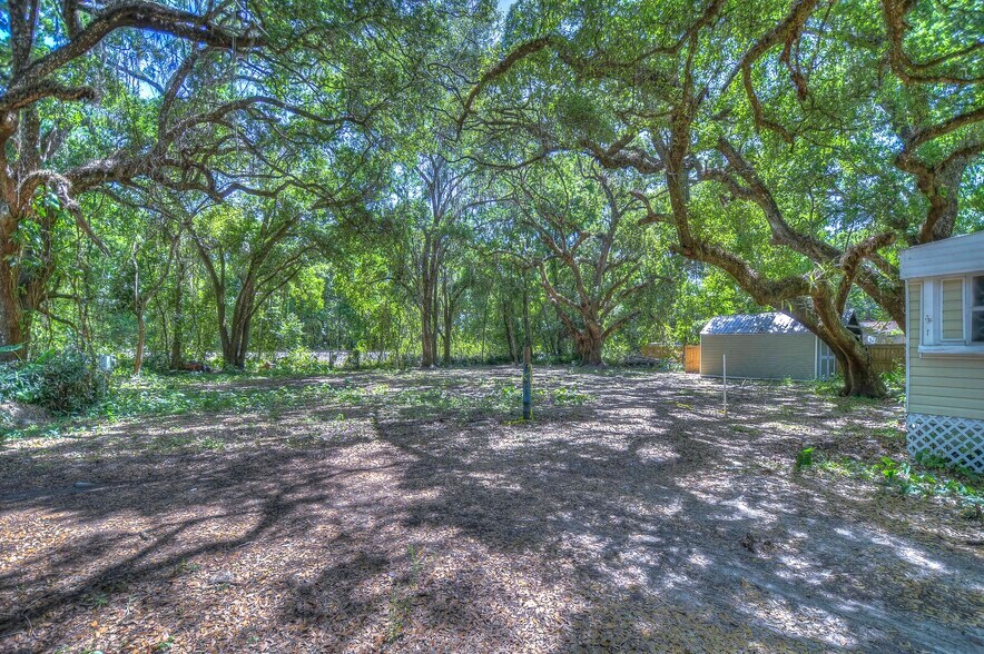 More Photos Of 20303 Old Somerset Acres Ln, Spring Hill Manufactured Housing Mobile Home Park For Sale