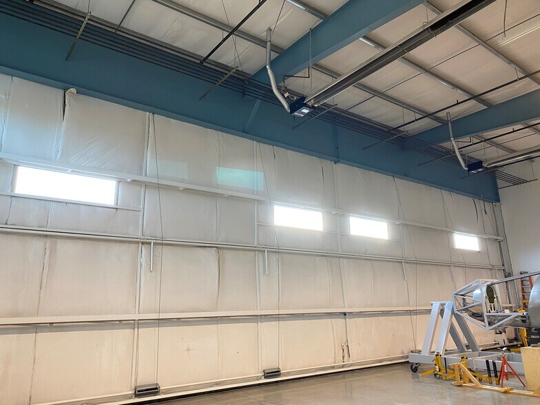 More Photos Of 9730 29th Ave W, Everett Airplane Hangar For Lease