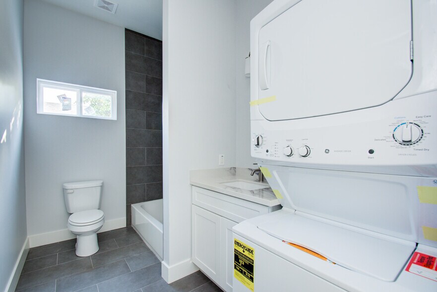 More Photos Of 2620 Delafield St, Houston Apartments For Sale