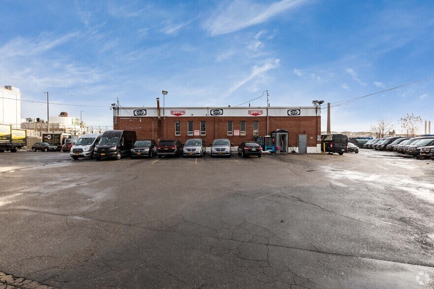 More Photos Of 460 Kingsland Ave, Brooklyn Truck Terminal For Lease