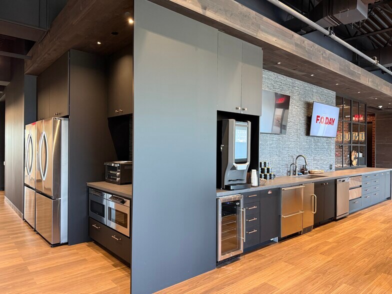 More Photos Of 7100 Guilford Dr, Frederick Coworking Space